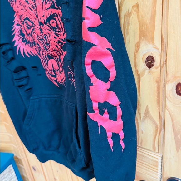 Black and Red Graphic Sweatshirt - Picture 4 of 5